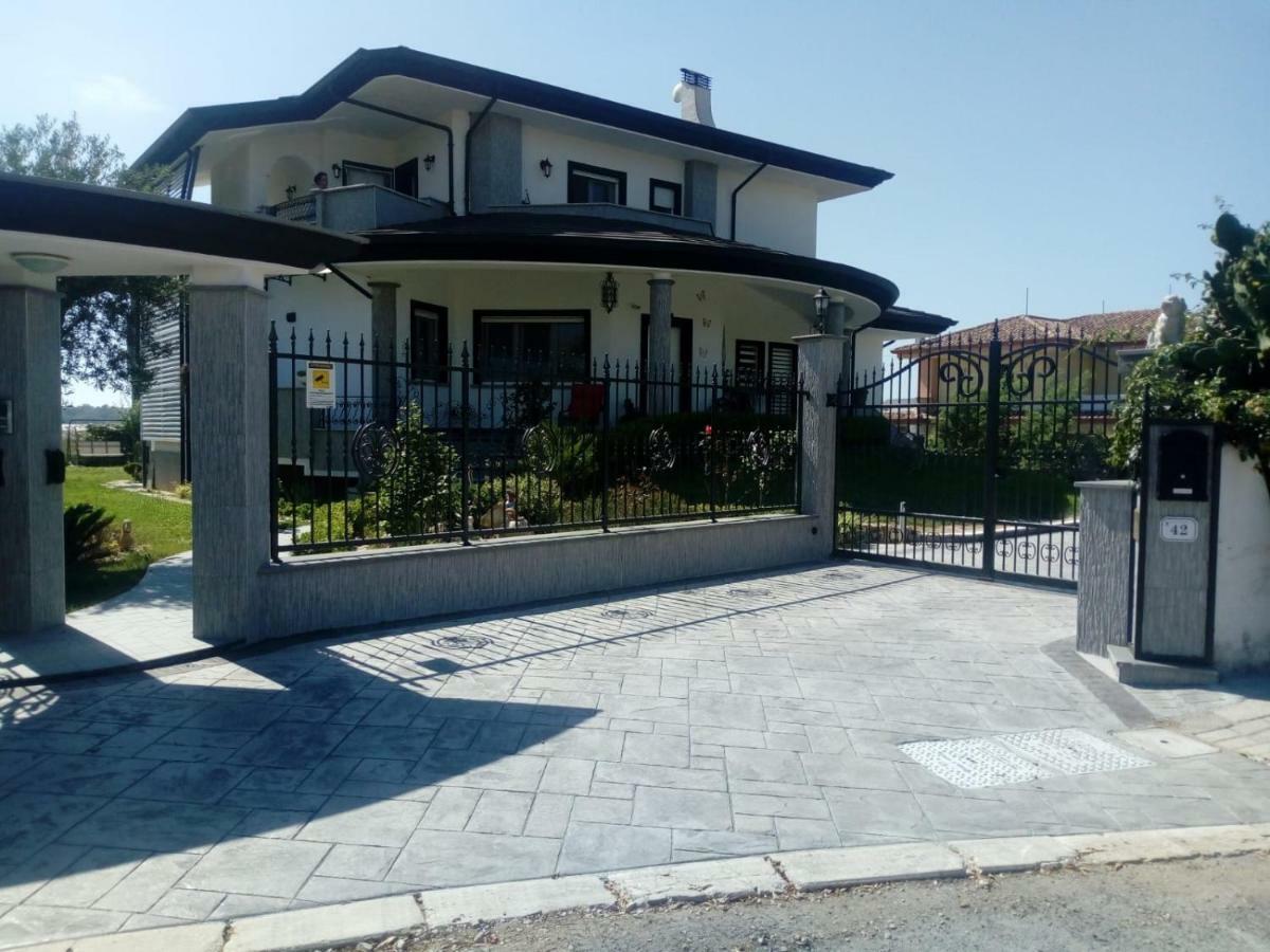 Appartamento In Seminterrato Zannone Sabaudia Buitenkant foto